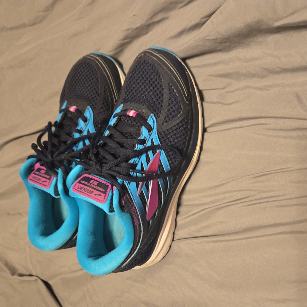 Brooks size 8.5